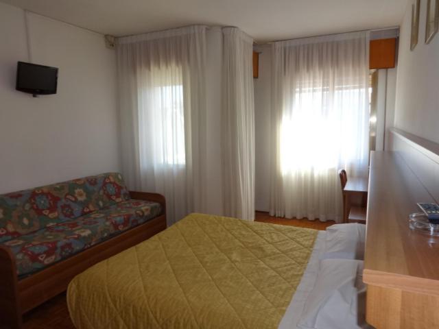 Al Bersagliere Hotel Noale Exterior foto
